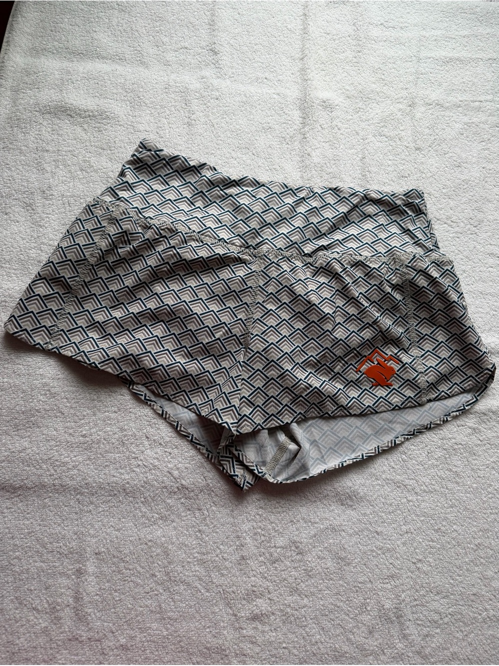Women’s Small Rabbit summit chaser trail short